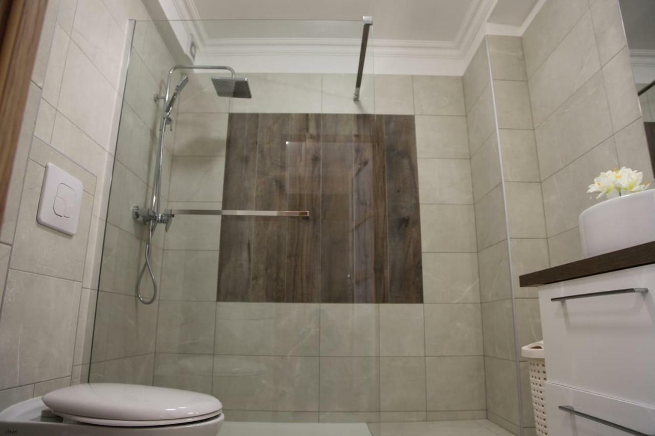 Stylish 2 Flat 60 Meters To The *