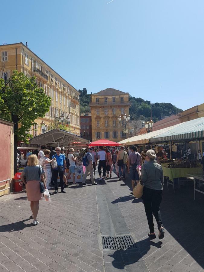 Les Palmiers A 700m De La Nice