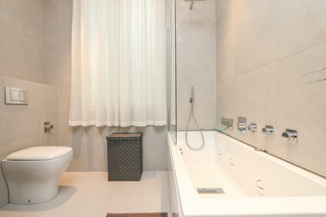 Seafront Modern Apartment *