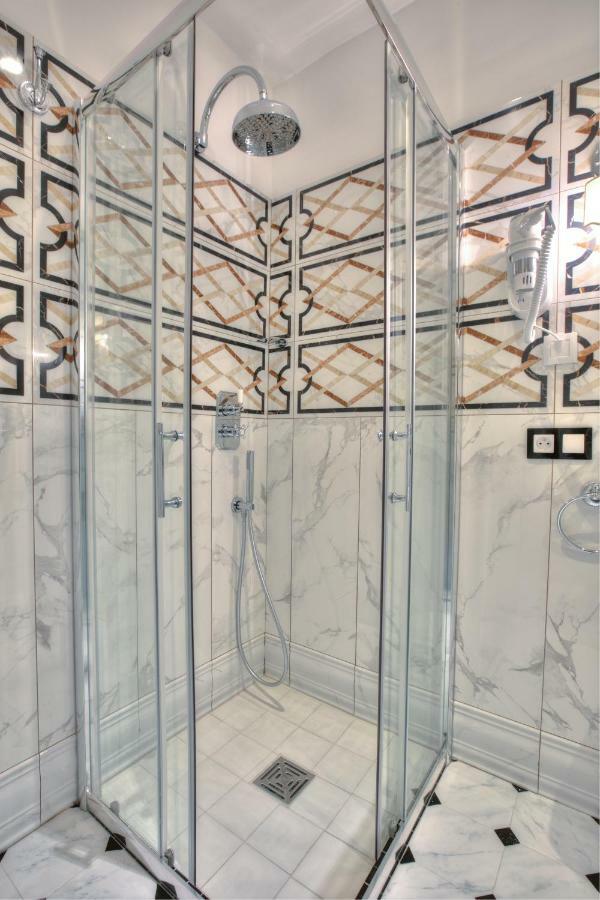 Aba Luxury B E B