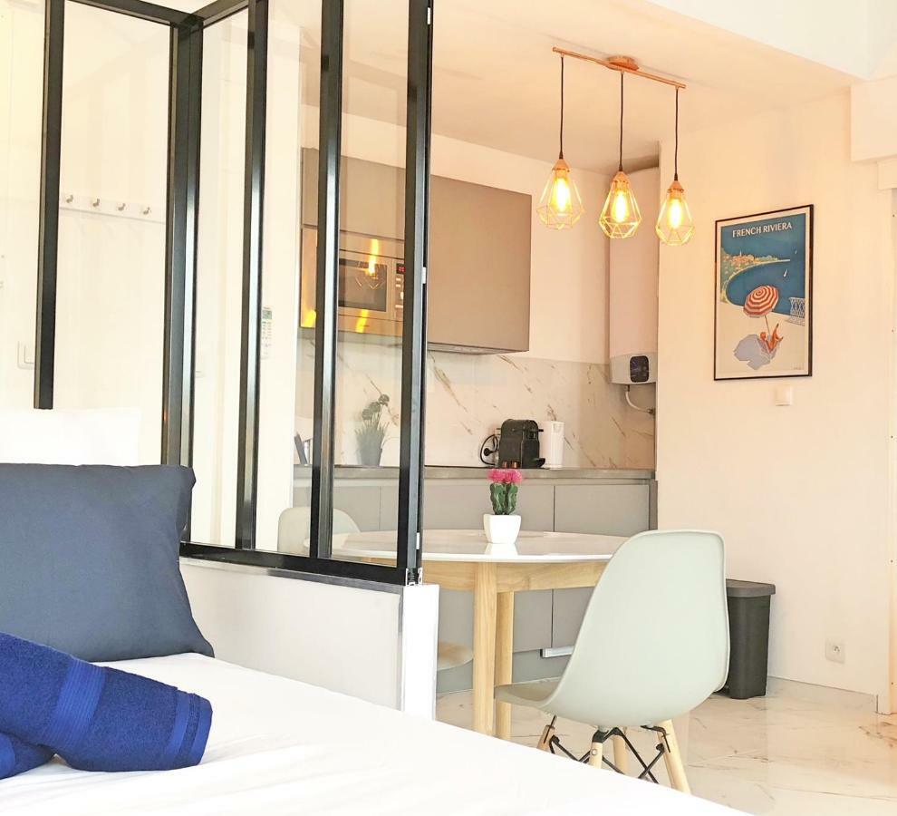 Notre Dame Apartment *