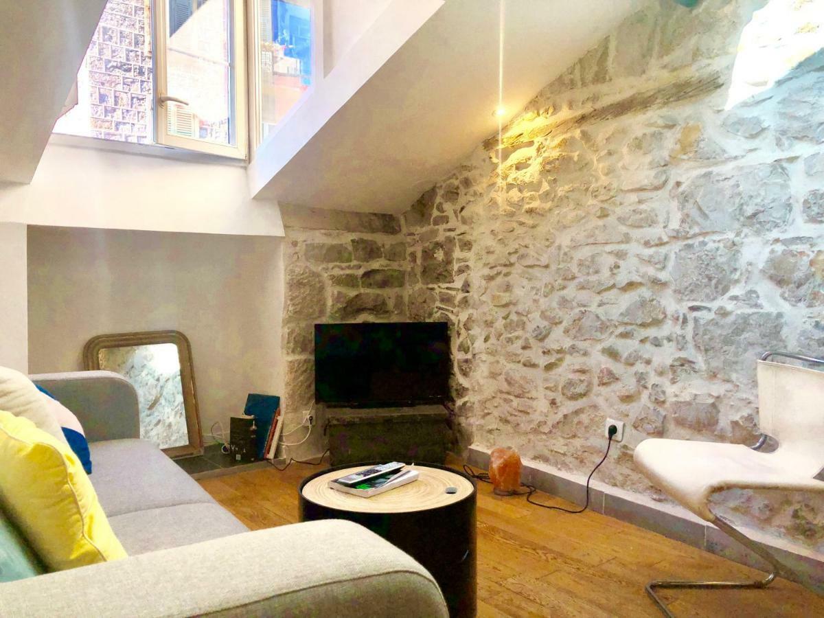 Cosy Nice