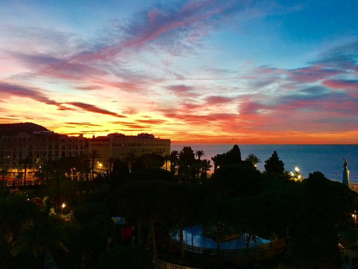 Apartamento Unique Sea View Apartment, Center, 100m2 *