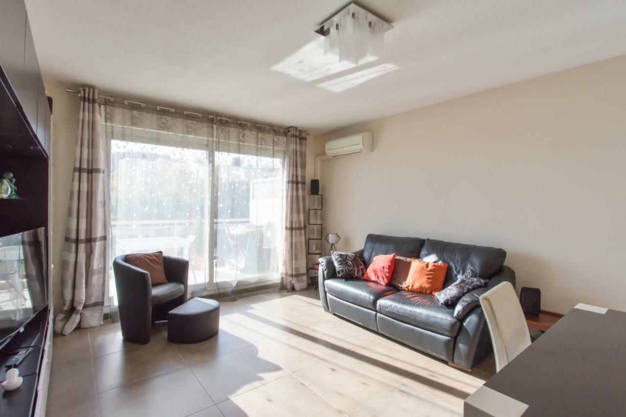 Charming 1br With Pool And Sea View In Apartment Nice
