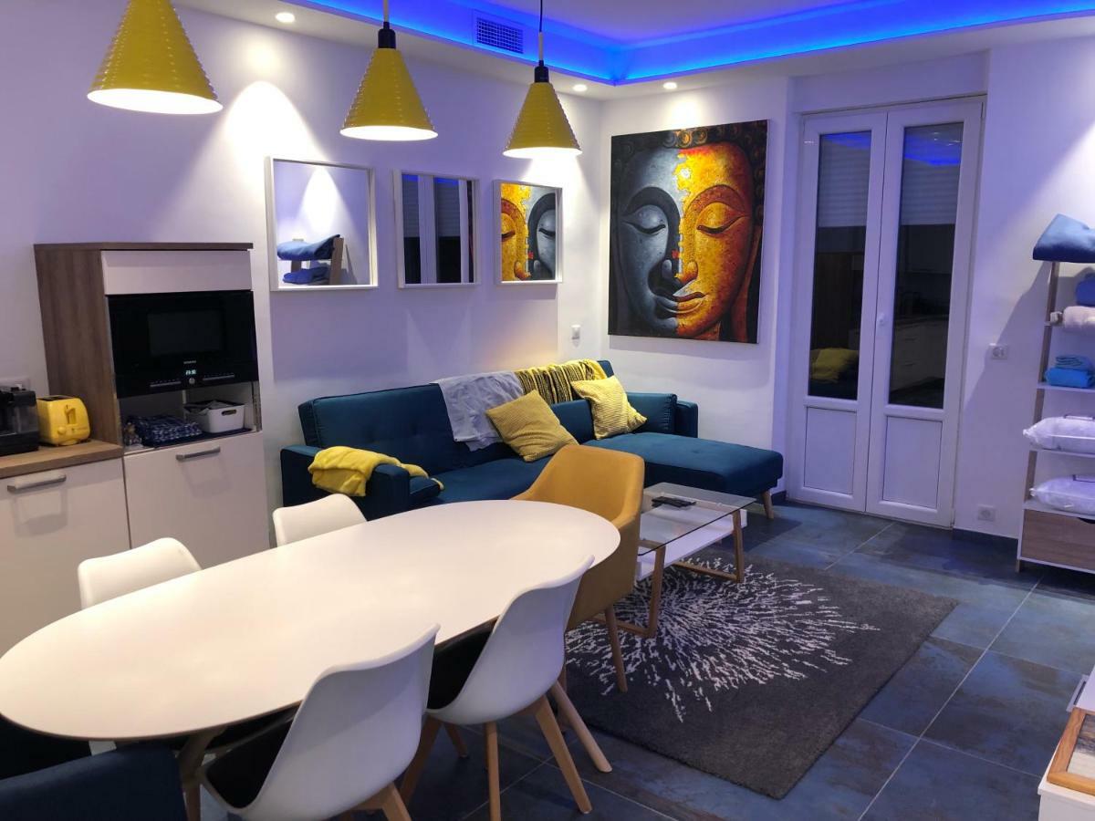 California Apartment *