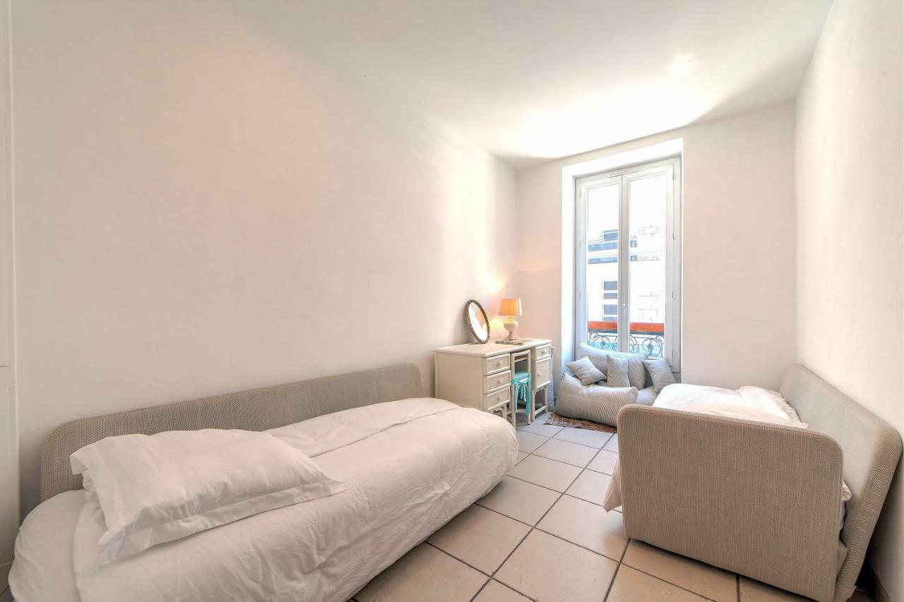 Apartment Lovely Large Familial In Nice, Minutes Walk To The Beach! *