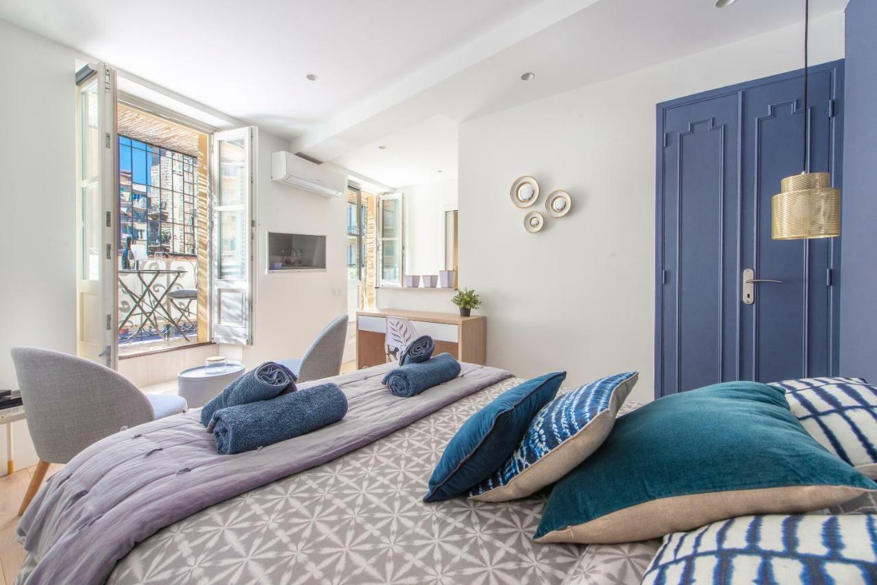 Apartment Place Du Pin