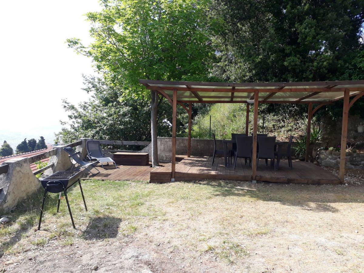 Maison Mitoyenne 68m², 2 Pieces + Veranda, Jardin 100m² Avec Pergola, Vue *