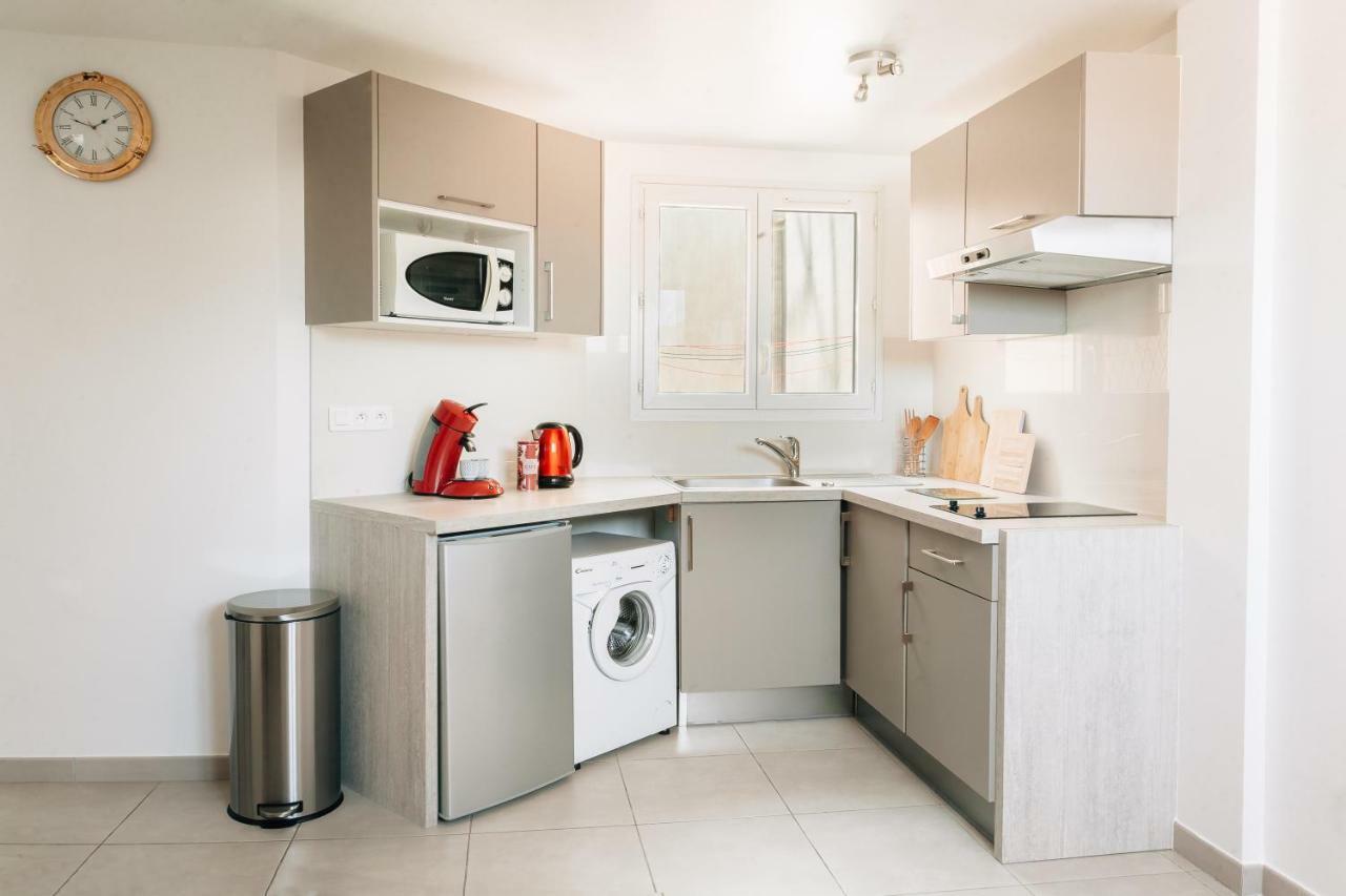 Adorable In Downtown Apartment *