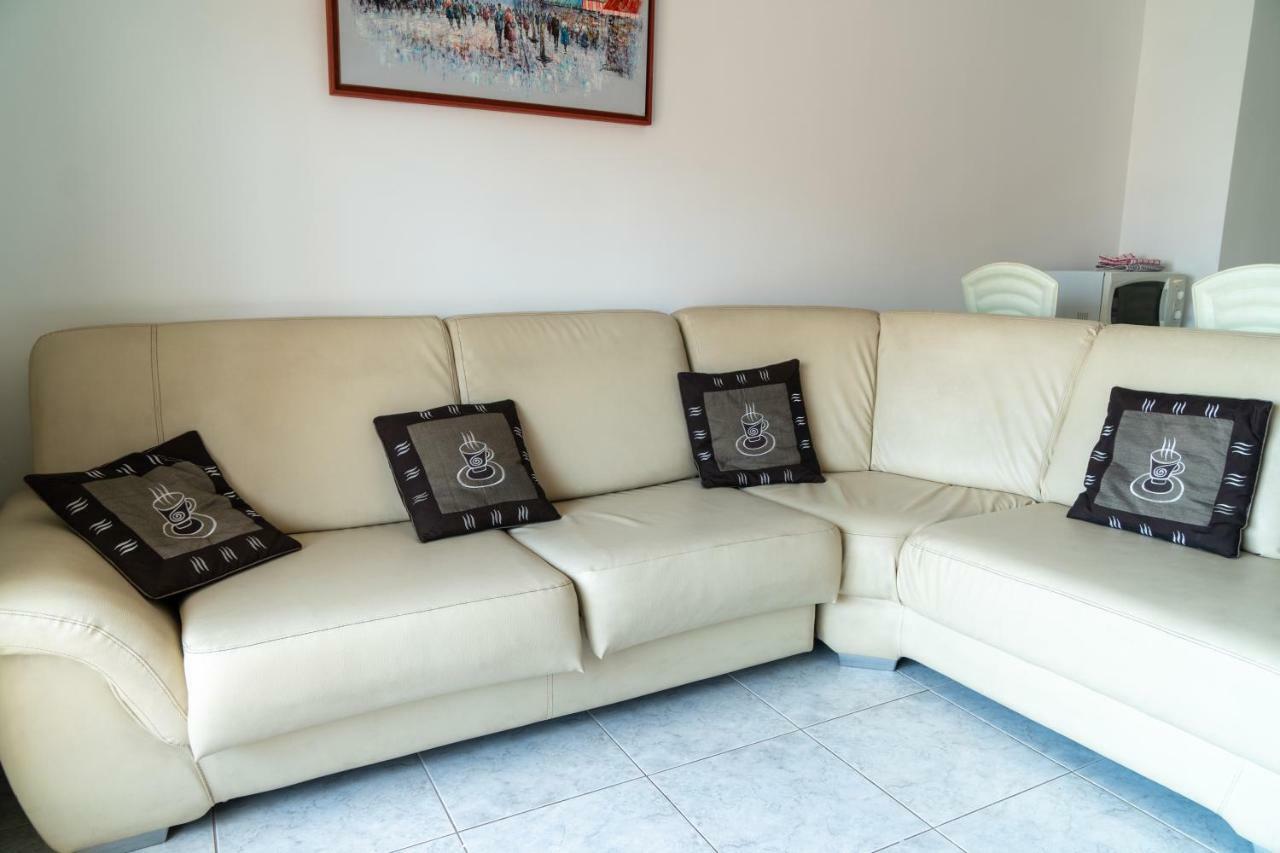 Floor Santa Barbara Apartment *