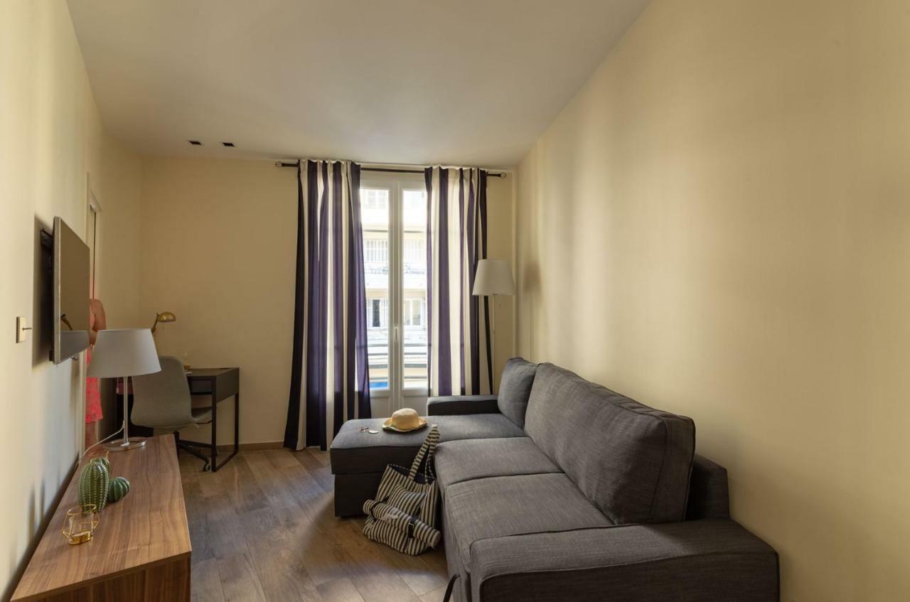 100m From The Sea Apartment *