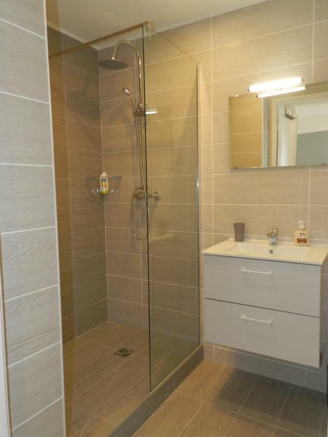 Beautiful 1 Bedroom Flat Nice
