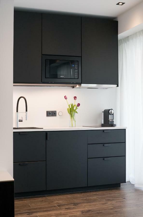 Luxurious In Heart Of Apartment *