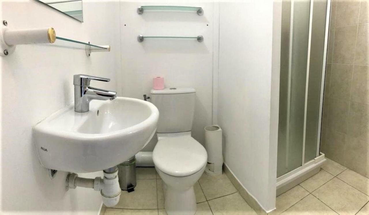 Floor Santa Barbara Apartment