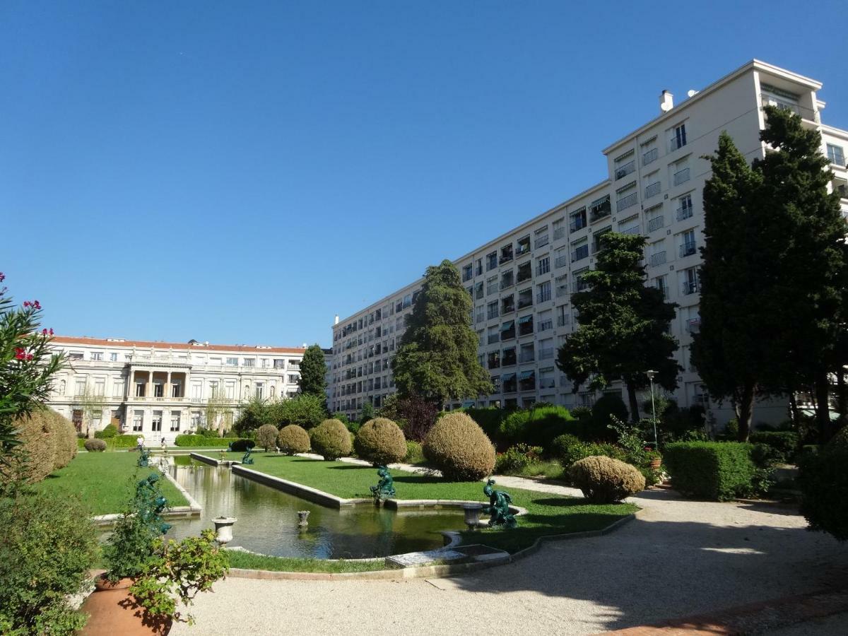Les Grands Cedres C1 7 Avenue De Fabron *