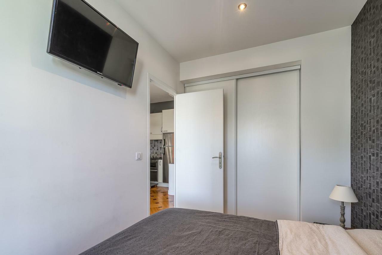 Appartement Centre, Deux Pieces, Calme, Terrasse Plein Sud *