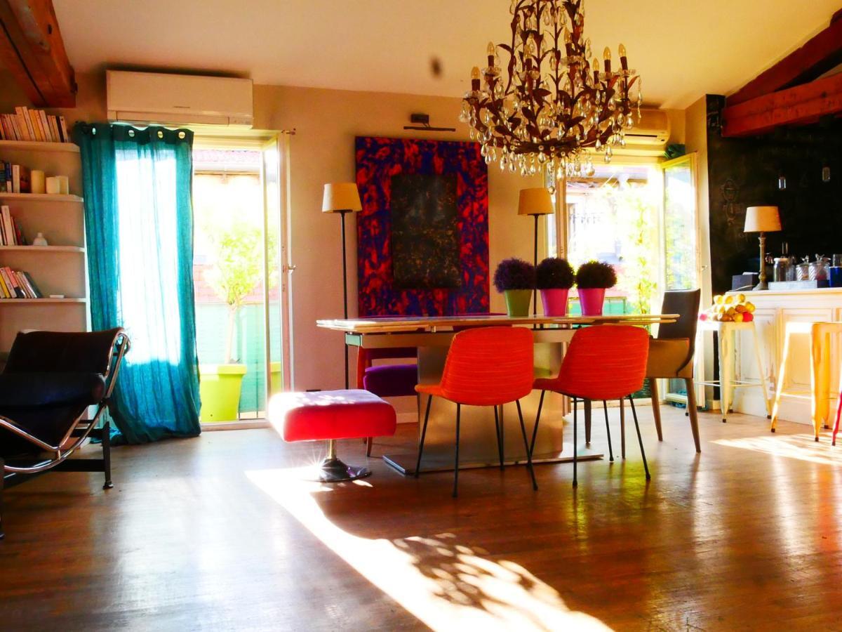 Beautiful Duplex Old City Apartment