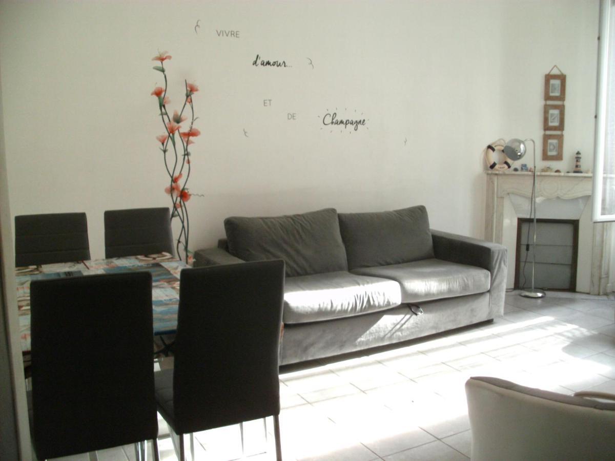Port Lympia Apartment *