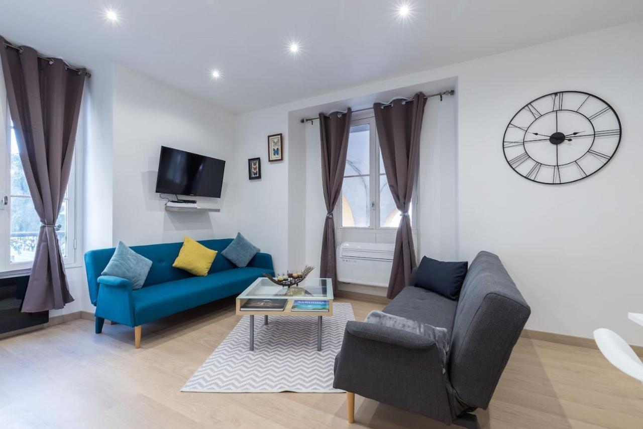 Historical Hyper Center