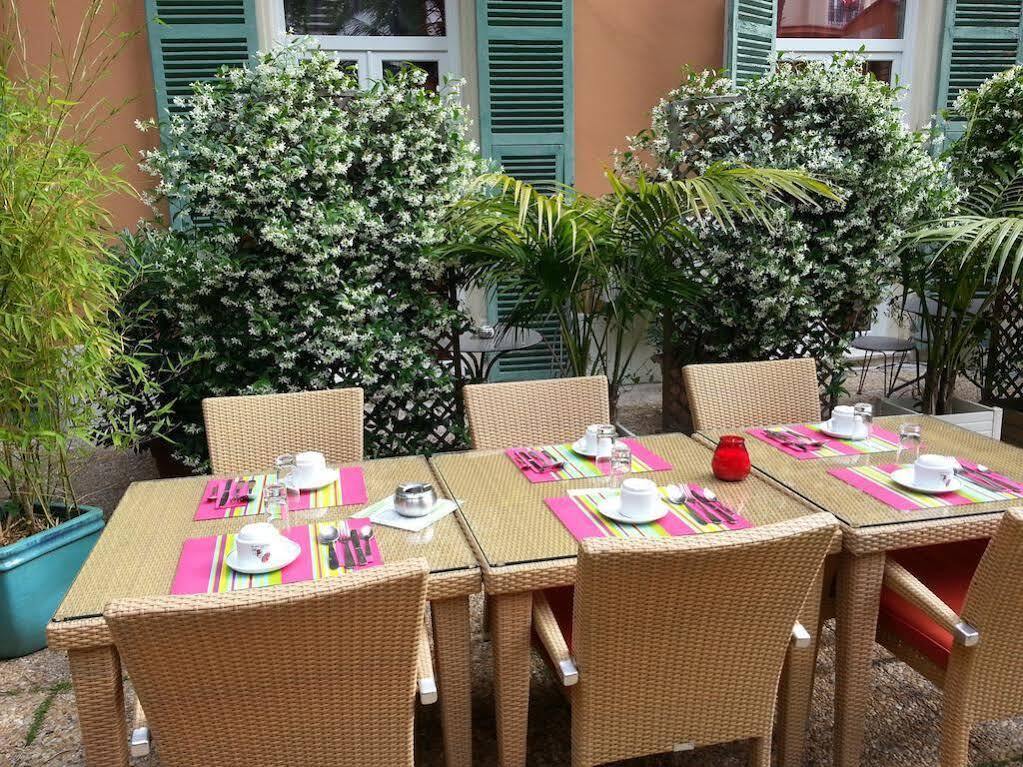 Restaurant Oasis Hotel 3*