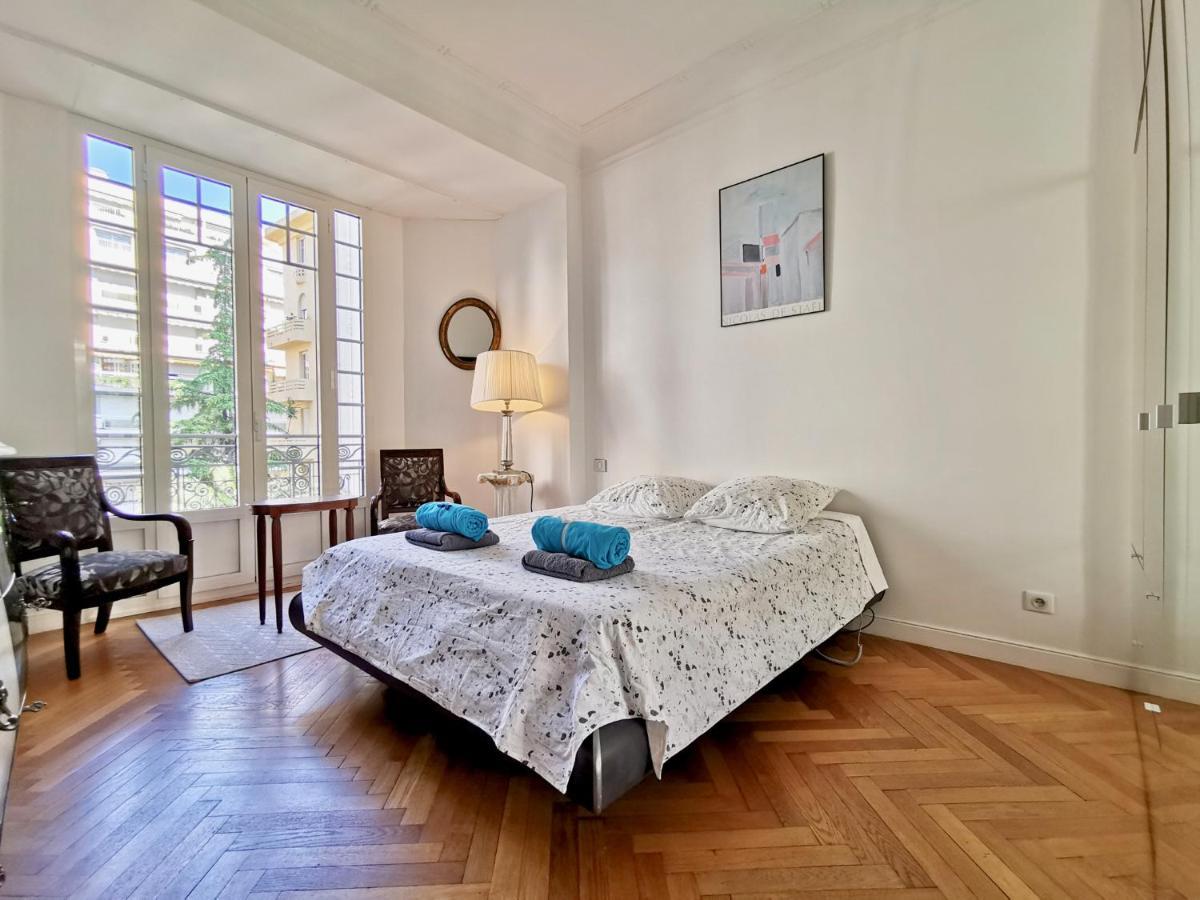 Luxury Baquis