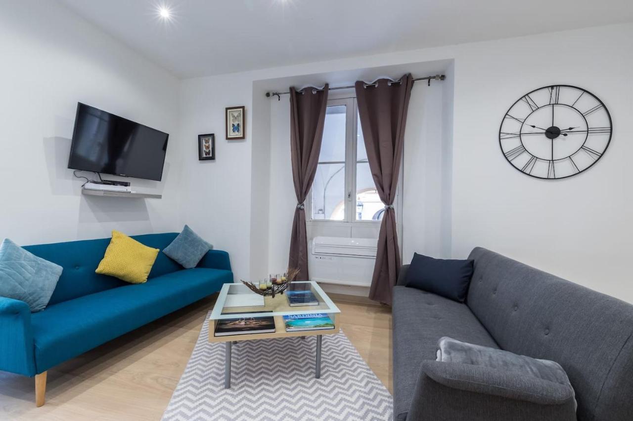 Historical Hyper Center