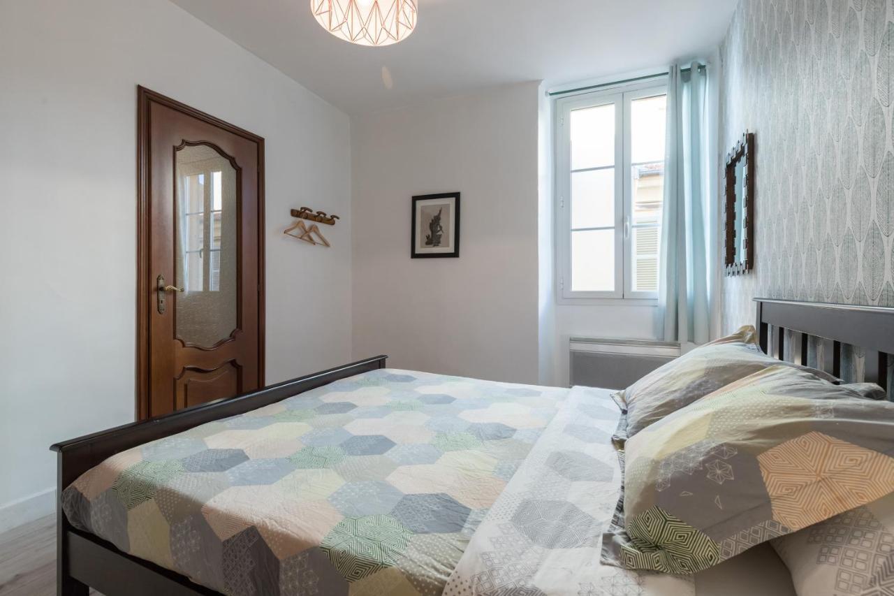 Bright Old Town Apartment