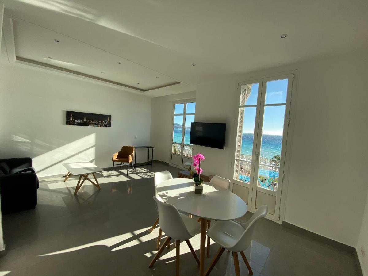 219 Promenade *