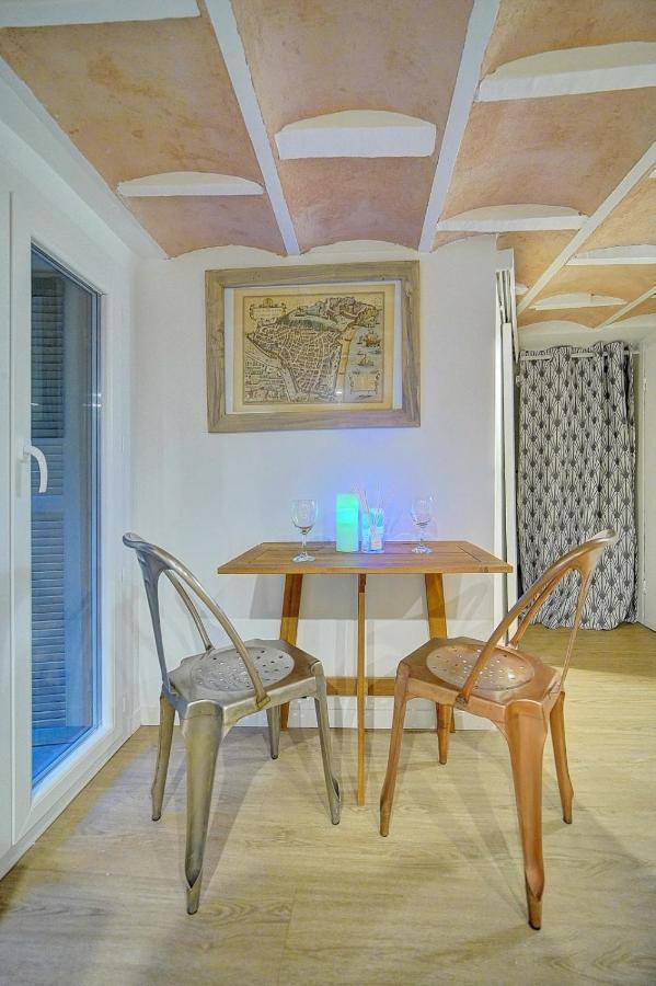 #31 Comfy Place In The Old Town Balcony & Ac 2min To Beach Apartment *