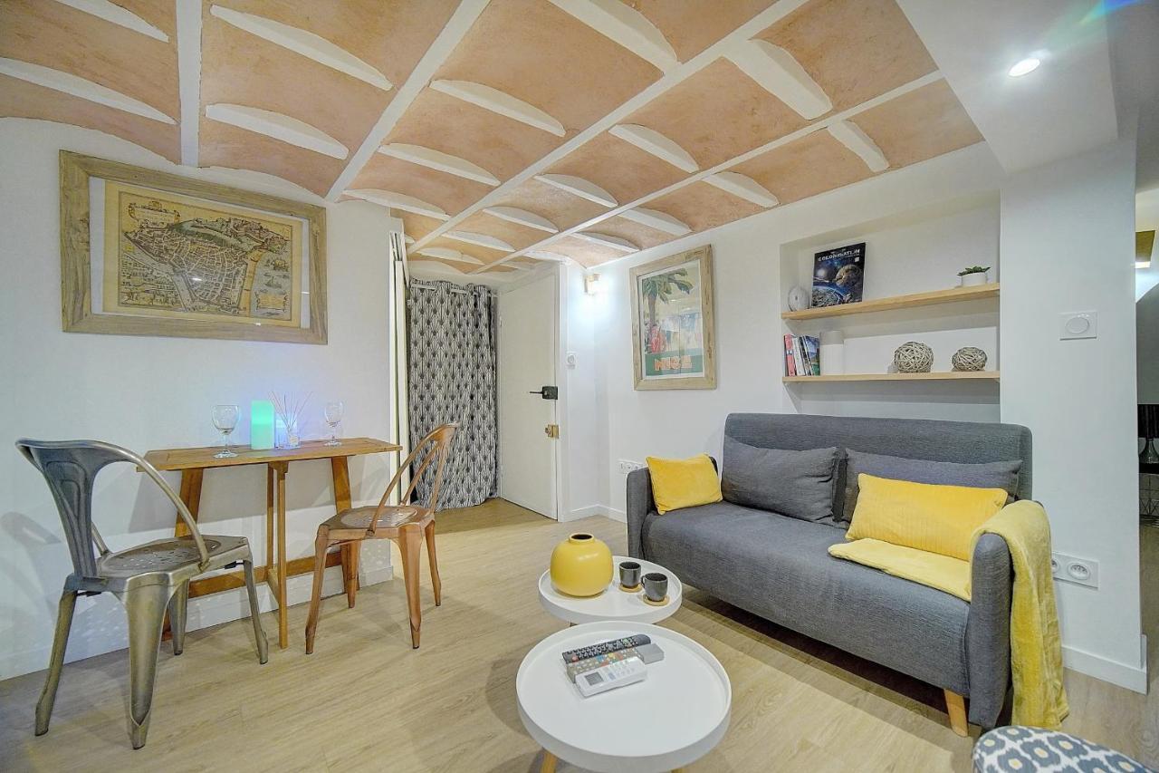 Apartment #31 Comfy Place In The Old Town Balcony & Ac 2min To Beach