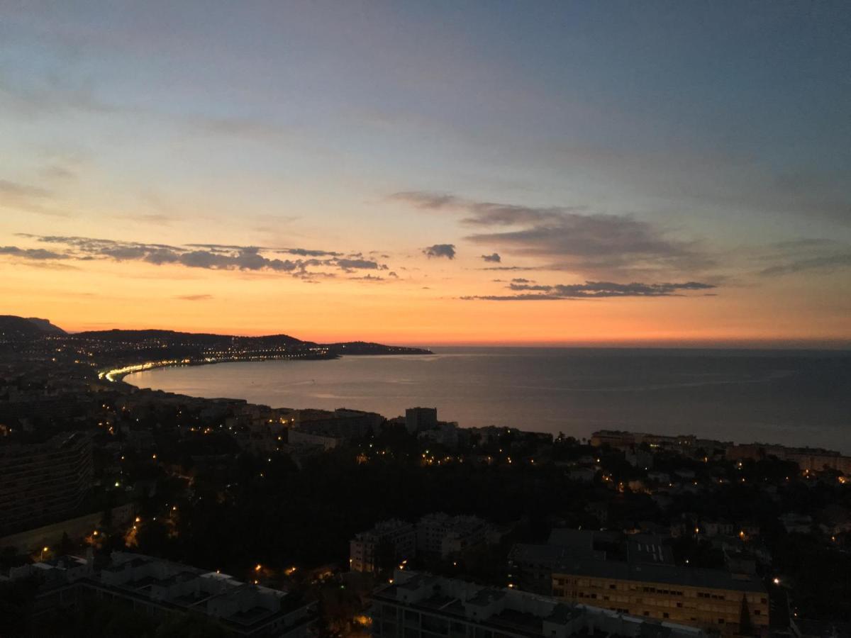 Superbe Studio Avec Terrasse, Jaccuzi, Vue Mer Quartier Fabron A Nice