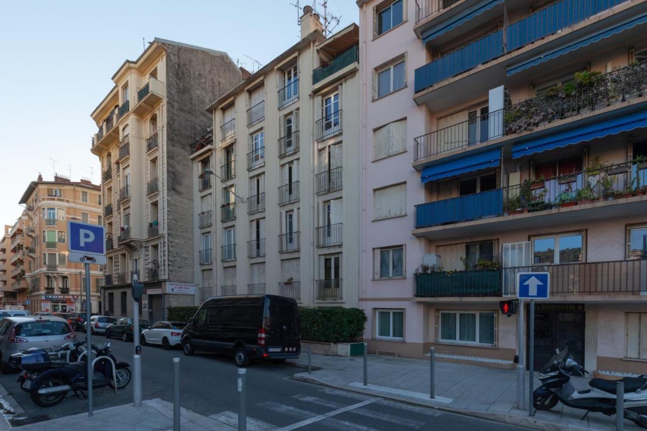 Charming Flat In The Middle Of Apartment