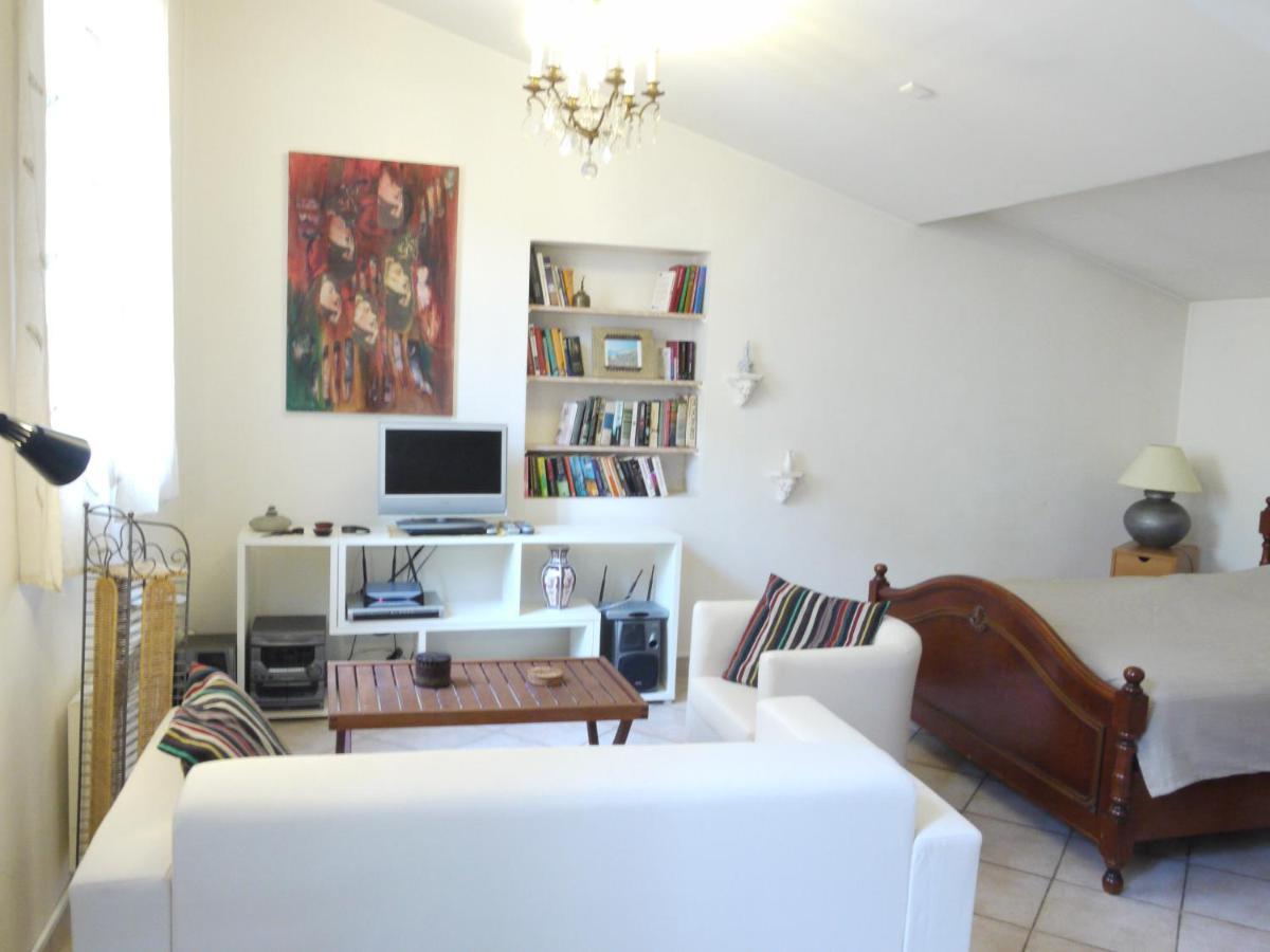 Apartment Studio 6 - A Quiet And Spacious Studio Flat In The Old Town *
