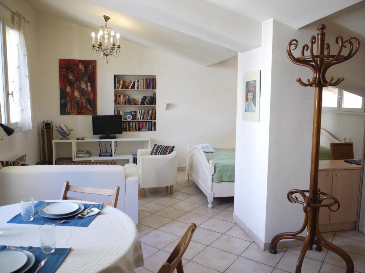 Studio 6 - A Quiet And Spacious Studio Flat In The Old Town *