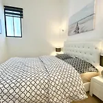 Lamartine- Heart Of Center- Modern And Design Flat