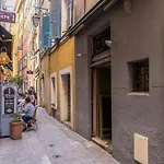 Bright 1 Bdr In The Old Town