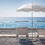 Spacious 3 Bedroom Flat Center - Magnificent View Nice