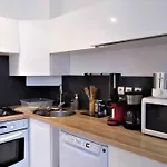 2 Spacious Bedrooms Near Riquier Station!