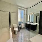 Spacious 3 Bedroom Flat Center - Magnificent View *