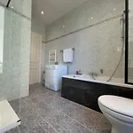Apartment Spacious 3 Bedroom Flat Center - Magnificent View Nice