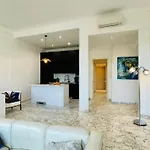 Spacious 3 Bedroom Flat Center - Magnificent View * Nice
