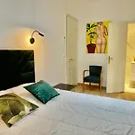Apartment Spacious 3 Bedroom Flat Center - Magnificent View Nice