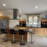 Avec Piscine Chauffee Collines Villa