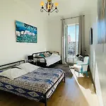 Spacious 3 Bedroom Flat Center - Magnificent View * Nice