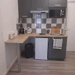 Apartment T2 Entierement Equipe, Proche Toutes Commodites