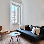 Le Palais Du Commerce By Booking Guys