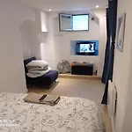 Charming And Modern Cave In The Heart Of The Port *