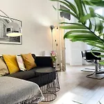 Homelivia, Vieux Nice, De Charme, Clim Balcon Apartment *