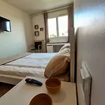 Private In Renovated - Tram 1 Min Walk Homestay Nice