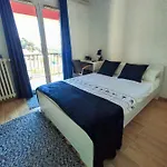 Private In Renovated - Tram 1 Min Walk Homestay *